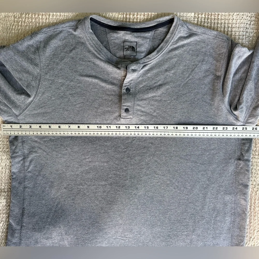 The North Face XXL Heather Gray Long Sleeve Henley Shirt — Soft & Casual Comfort